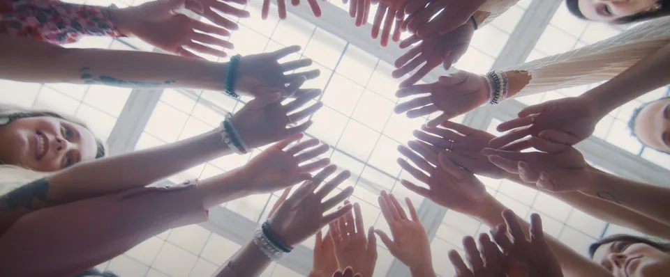 Still from the “Síla v nás” music video (4/13)