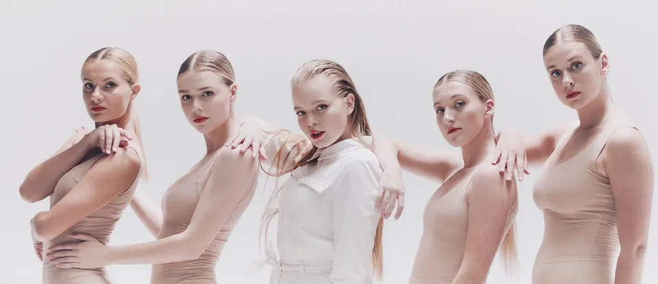 Still from the “Yellow” music video (7/9)