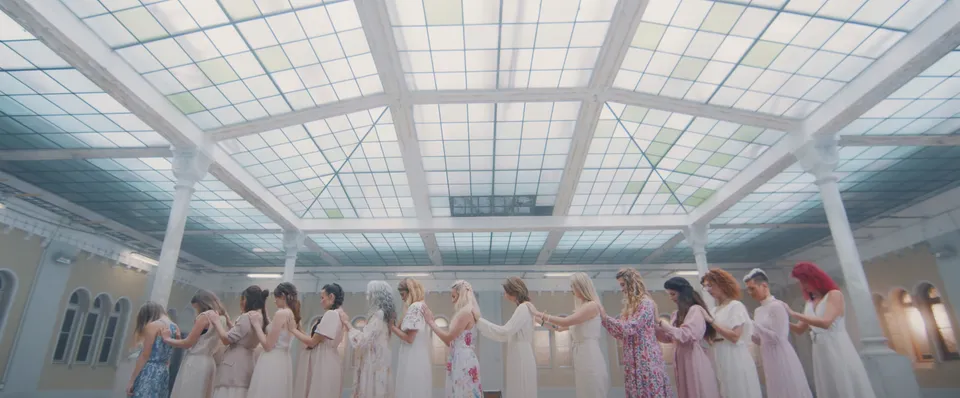 Still from the “Síla v nás” music video (7/13)