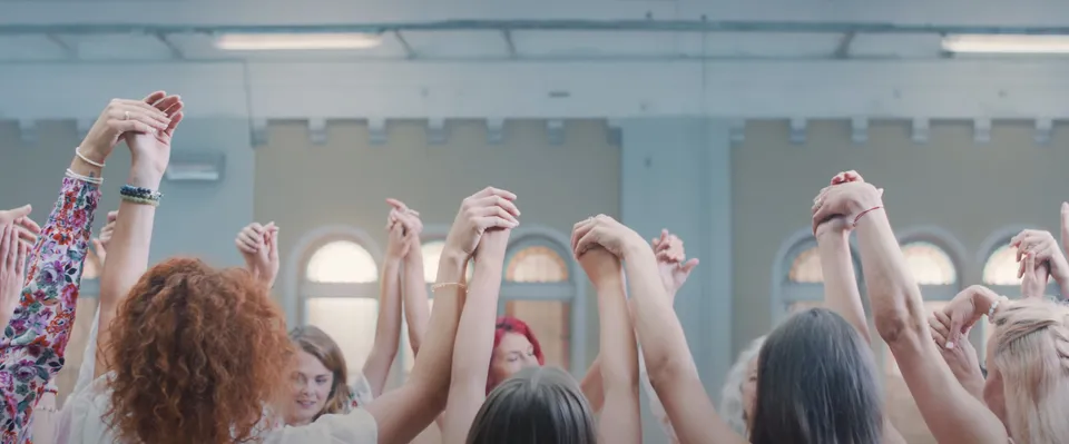 Still from the “Síla v nás” music video (9/13)