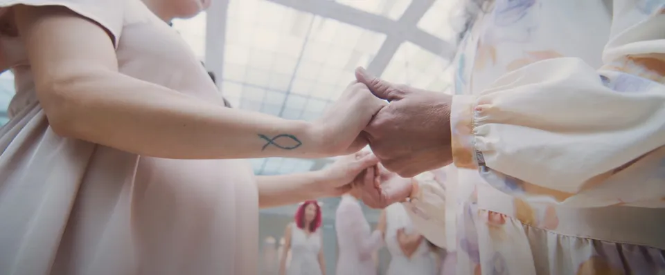Still from the “Síla v nás” music video (10/13)