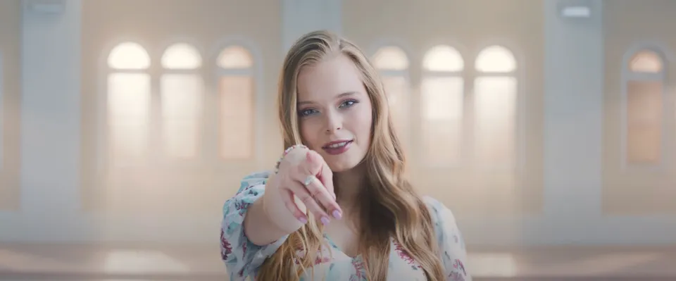 Still from the “Síla v nás” music video (11/13)